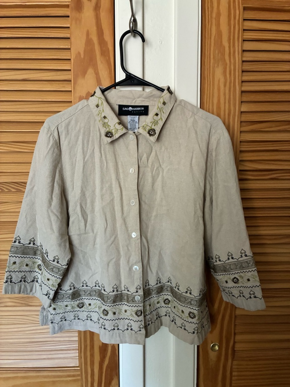 Sag Harbor Beige Embroidered Button-Front Top size petite large